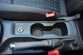 2016款别克威朗轿跑15S自动进取型