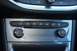 2016款别克威朗轿跑15S自动进取型