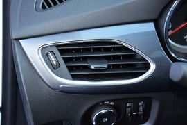 2016款别克威朗轿跑15S自动进取型