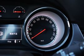 2016款别克威朗轿跑15S自动进取型