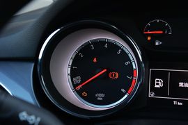 2016款别克威朗轿跑15S自动进取型