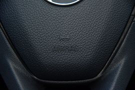 2016款别克威朗轿跑15S自动进取型