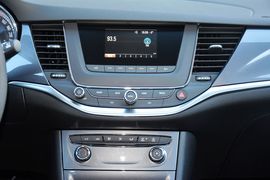 2016款别克威朗轿跑15S自动进取型