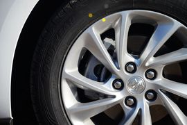 2016款别克威朗轿跑15S自动进取型