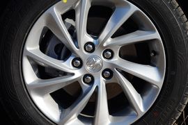 2016款别克威朗轿跑15S自动进取型