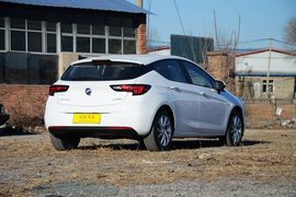 2016款别克威朗轿跑15S自动进取型