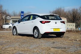 2016款别克威朗轿跑15S自动进取型