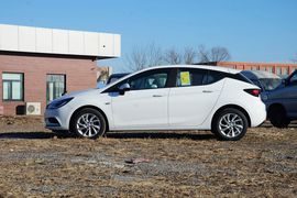 2016款别克威朗轿跑15S自动进取型