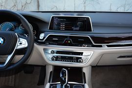 2016款宝马740Li尊享型