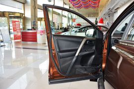 2015款丰田RAV4