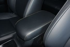 2015款丰田RAV4