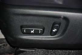 2015款丰田RAV4