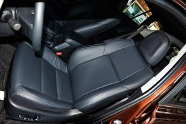 2015款丰田RAV4