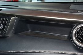 2015款丰田RAV4