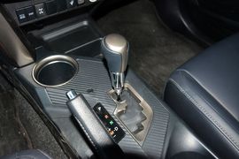 2015款丰田RAV4