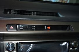 2015款丰田RAV4