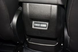 2015款福特福克斯两厢1.0L