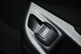 2015款福特福克斯两厢1.0L