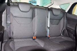 2015款福特福克斯两厢1.0L