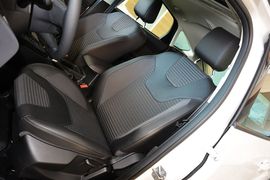 2015款福特福克斯两厢1.0L