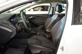 2015款福特福克斯两厢1.0L