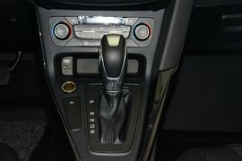 2015款福特福克斯两厢1.0L