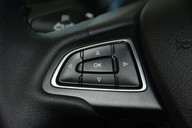2015款福特福克斯两厢1.0L