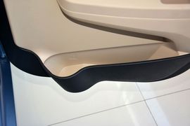 2015款奇瑞风云2两厢1.5L手动新锐版