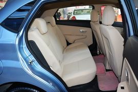 2015款奇瑞风云2两厢1.5L手动新锐版