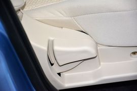 2015款奇瑞风云2两厢1.5L手动新锐版