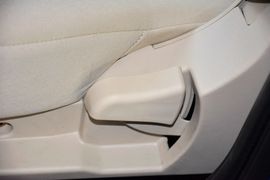 2015款奇瑞风云2两厢1.5L手动新锐版