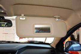 2015款奇瑞风云2两厢1.5L手动新锐版