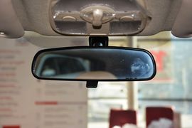 2015款奇瑞风云2两厢1.5L手动新锐版