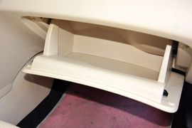 2015款奇瑞风云2两厢1.5L手动新锐版