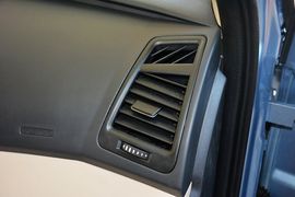 2015款奇瑞风云2两厢1.5L手动新锐版