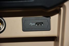 2015款奇瑞风云2两厢1.5L手动新锐版