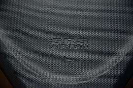 2015款奇瑞风云2两厢1.5L手动新锐版