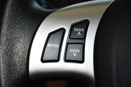 2015款奇瑞风云2两厢1.5L手动新锐版