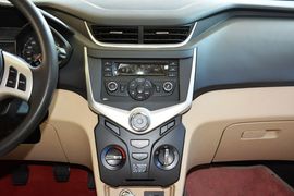 2015款奇瑞风云2两厢1.5L手动新锐版