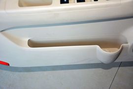 2015款北汽绅宝D20三厢1.5L手动乐尚版