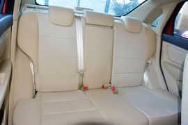 2015款北汽绅宝D20三厢1.5L手动乐尚版