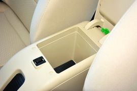 2015款北汽绅宝D20三厢1.5L手动乐尚版