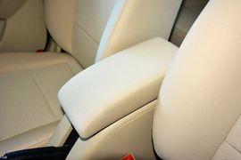 2015款北汽绅宝D20三厢1.5L手动乐尚版