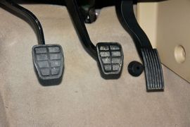 2015款北汽绅宝D20三厢1.5L手动乐尚版