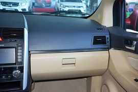 2015款北汽绅宝D20三厢1.5L手动乐尚版