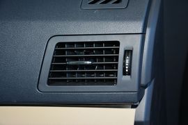 2015款北汽绅宝D20三厢1.5L手动乐尚版