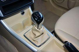 2015款北汽绅宝D20三厢1.5L手动乐尚版