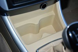 2015款北汽绅宝D20三厢1.5L手动乐尚版