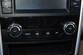 2015款北汽绅宝D20三厢1.5L手动乐尚版