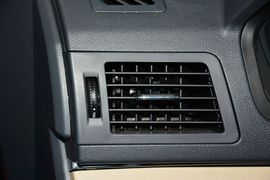 2015款北汽绅宝D20三厢1.5L手动乐尚版